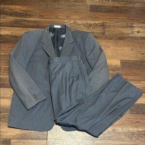 Kenneth Morton Men's Gray Suit Set - Pant Size 44